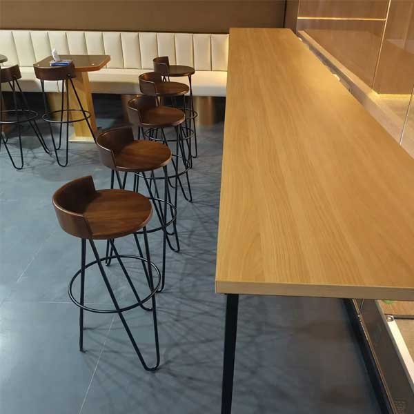 Vera Restaurant Chair and Table